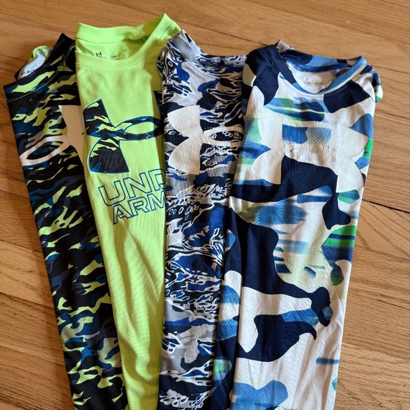 Boys small Under Armour shirts - Picture 1 of 10